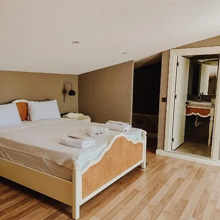 Selavi Otel *