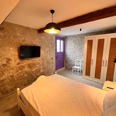 Hotel Selavi