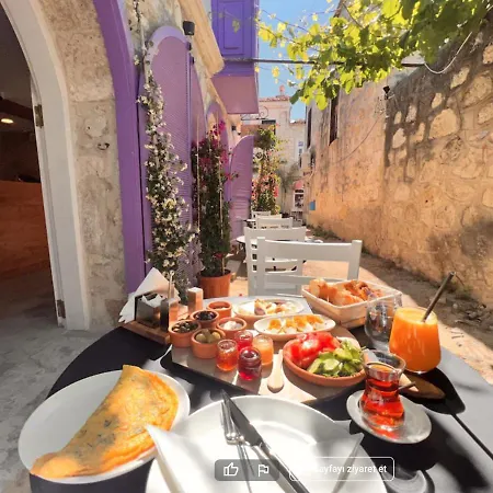 Selavi Otel *