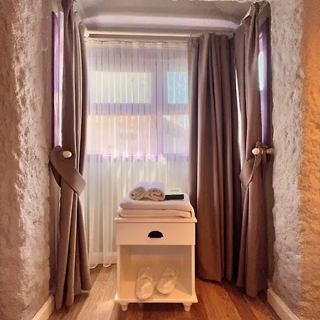 Hotel Selavi *
